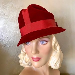 EXQUISITE DESIGNER LILLY DACHE/DACHETTES VINTAGE CLARET RED FELT/GROSGRAIN HAT